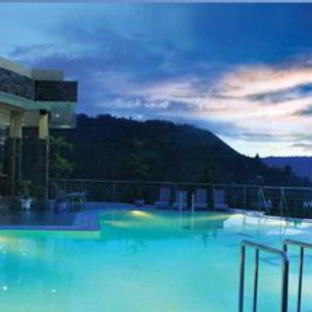 Danau Toba International Cottage Parapat Exteriör bild