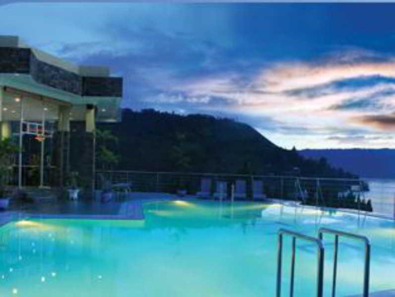 Danau Toba International Cottage Parapat Exteriör bild