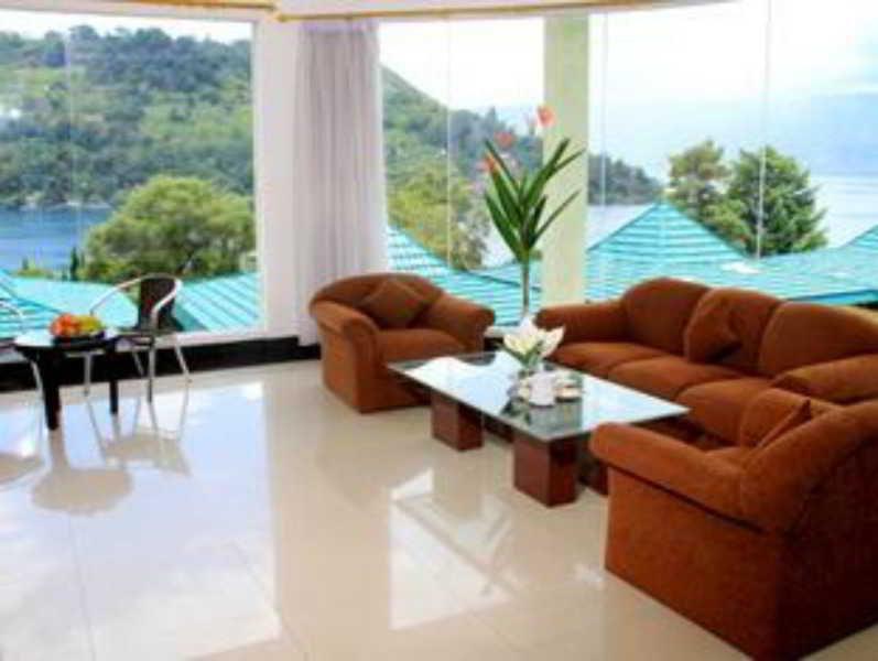 Danau Toba International Cottage Parapat Exteriör bild